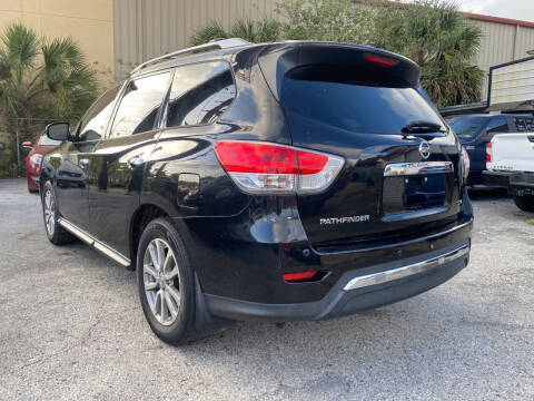 2015 Nissan Pathfinder SV