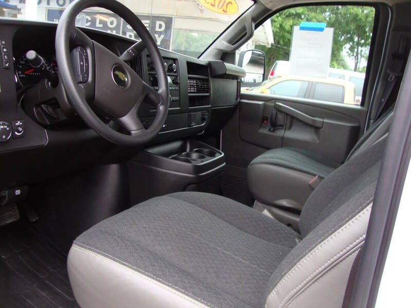 2025 Chevrolet Express 2500