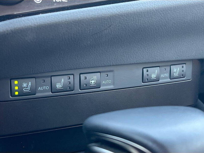 2025 Lexus ES 300h