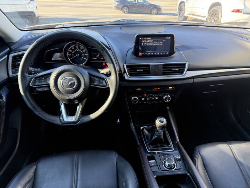 2018 Mazda MAZDA3 Touring