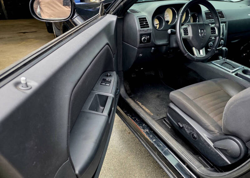 2013 Dodge Challenger SXT