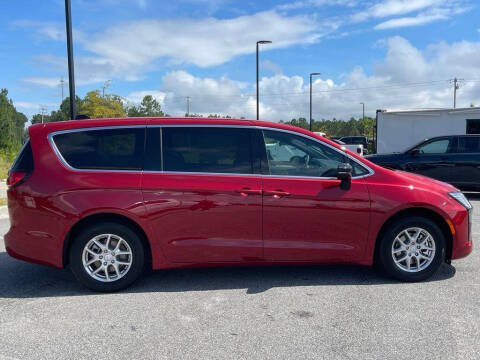 2027 Chrysler Pacifica Select