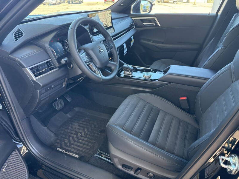 2026 Mitsubishi Outlander LE