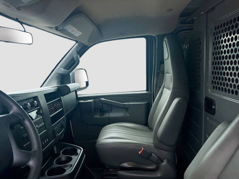 2025 Chevrolet Express 2500