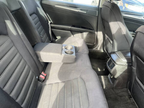 2014 Ford Fusion SE
