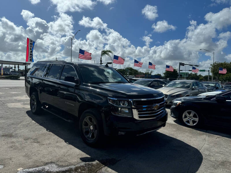 2018 Chevrolet Suburban LT photo 15