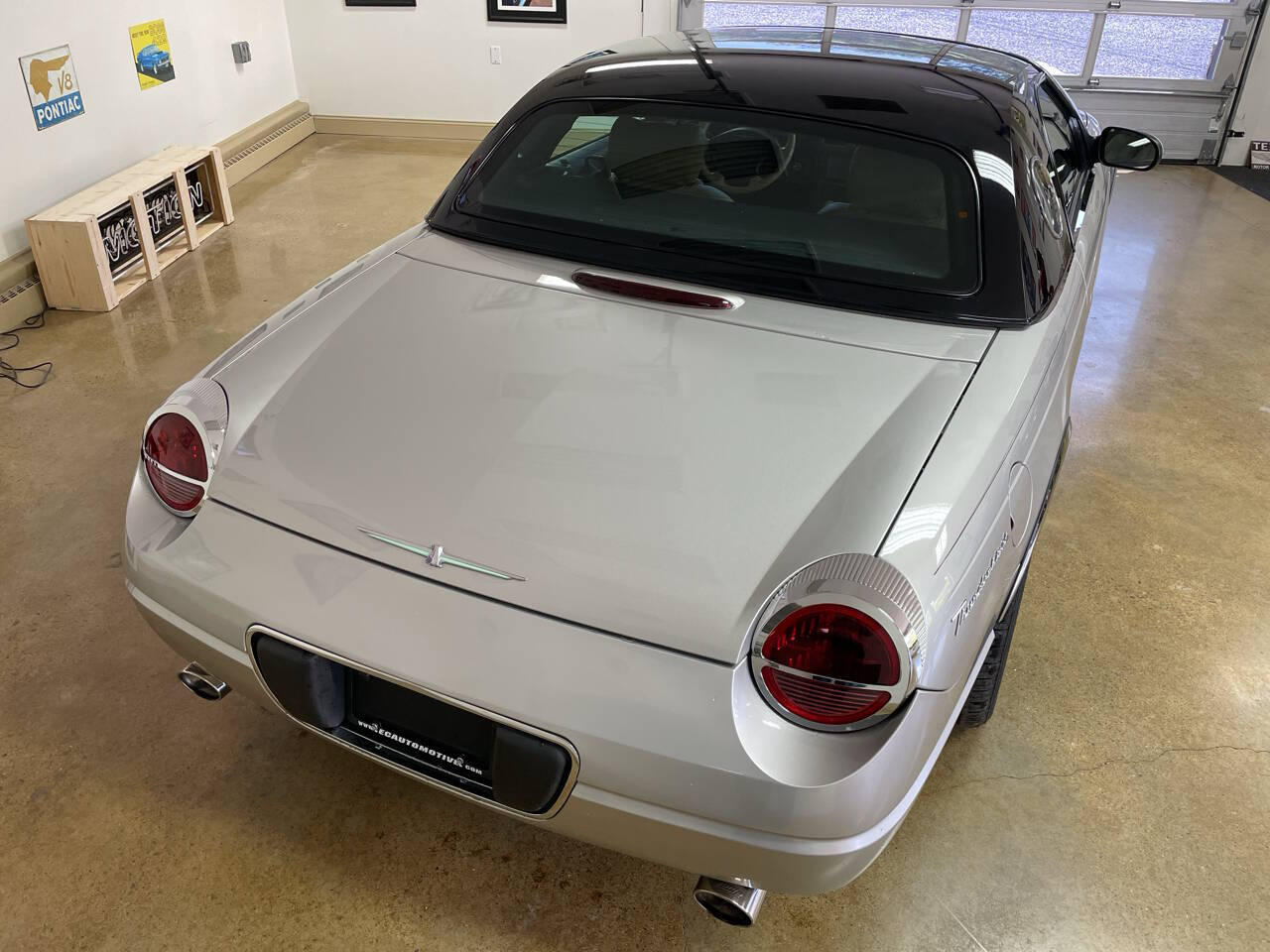 2004 Ford Thunderbird 4