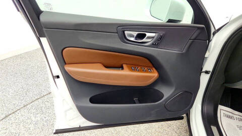 2023 Volvo XC60 B5 Plus Bright Theme