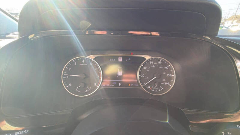 2022 Nissan Pathfinder SL