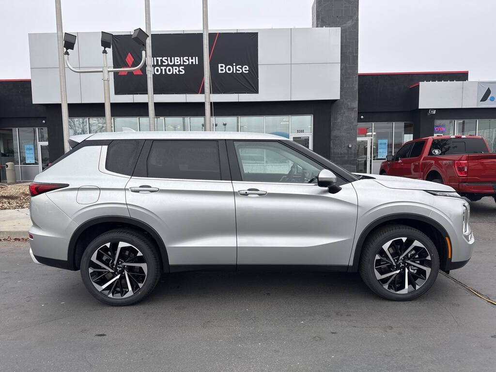 2024 Mitsubishi Outlander for sale at Axio Auto Boise in Boise, ID