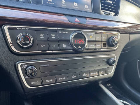 2017 Kia Cadenza Premium