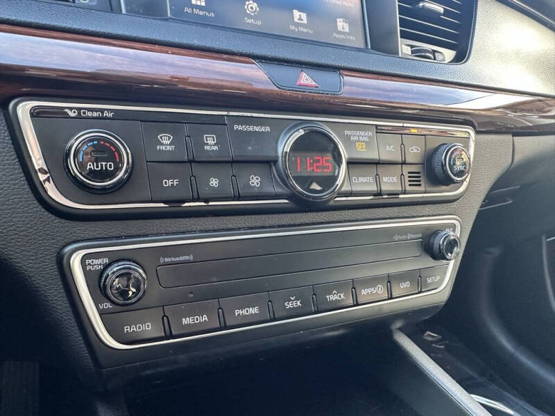 2017 Kia Cadenza Premium