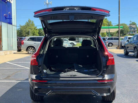 2024 Volvo XC60 B5 Plus Dark Theme
