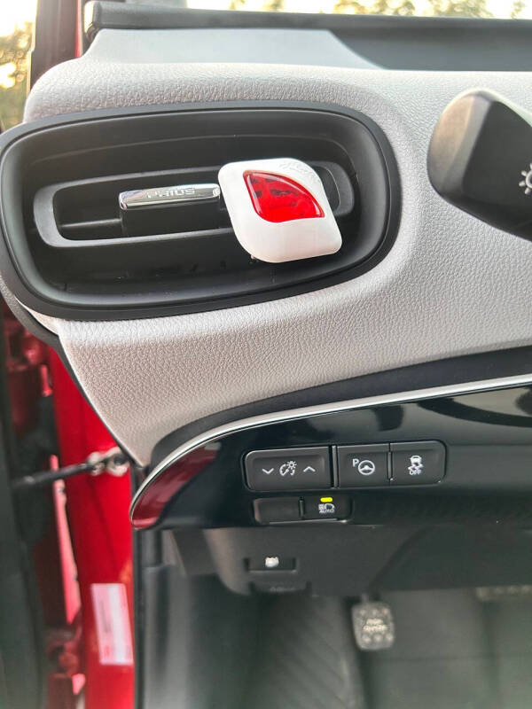 2020 Toyota Prius LE