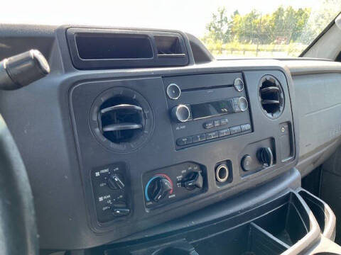 2011 Ford E-Series E-350 SD XLT