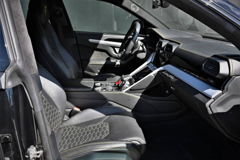 2020 Lamborghini Urus