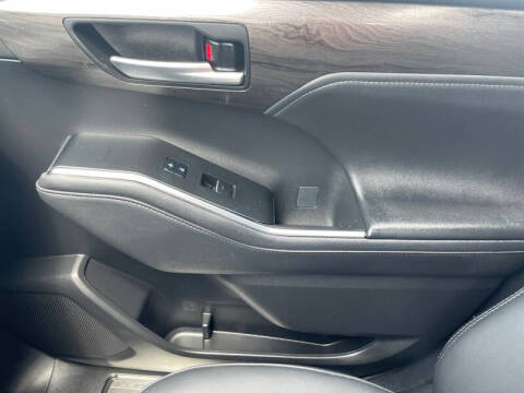 2023 Toyota Highlander Platinum