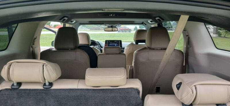 2022 Toyota Sienna XLE 7-Passenger