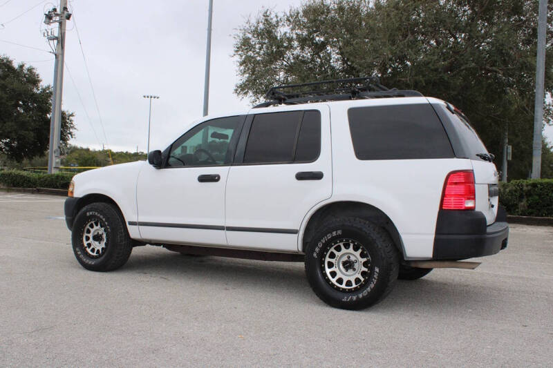 2004 Ford Explorer XLS