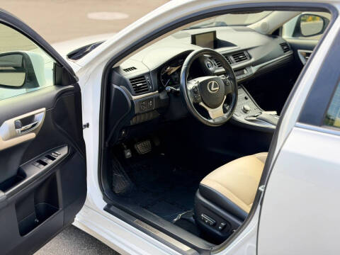 2014 Lexus CT 200h