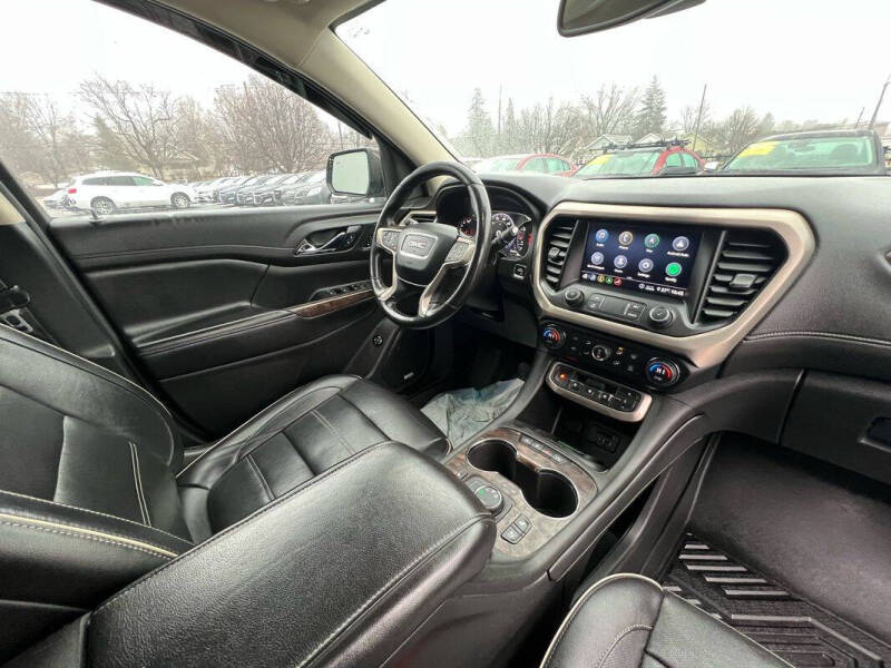 2020 GMC Acadia Denali