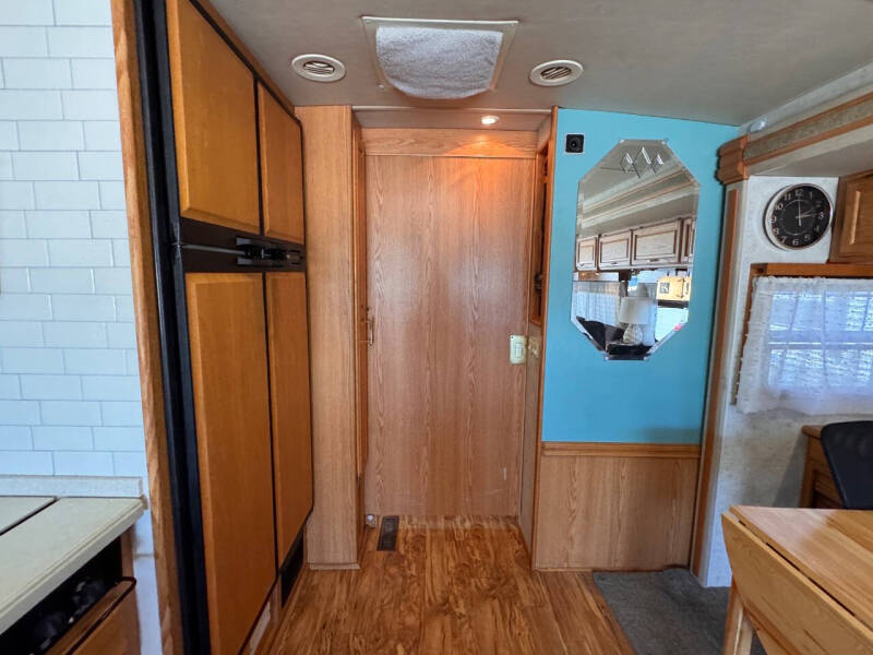 2005 Winnebago Journey