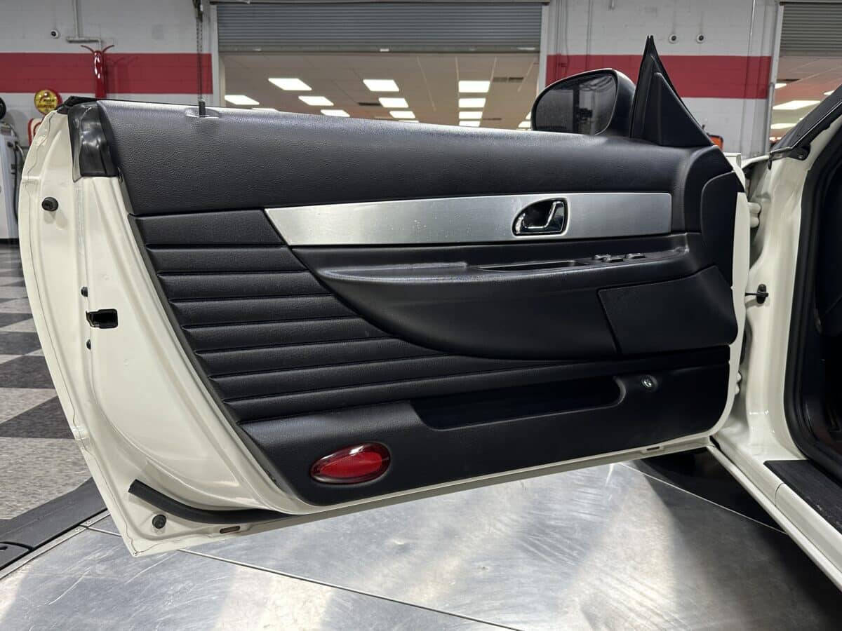 2003 Ford Thunderbird 10