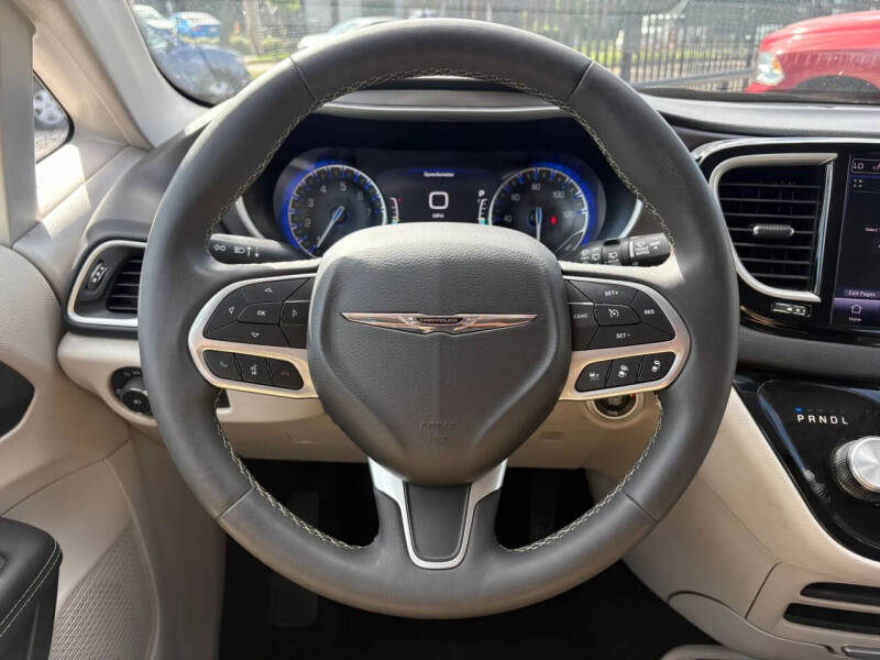 2024 Chrysler Pacifica Touring L