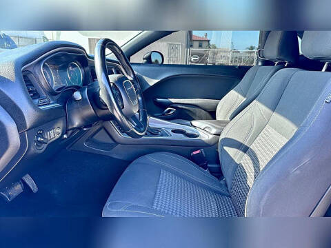 2019 Dodge Challenger SXT