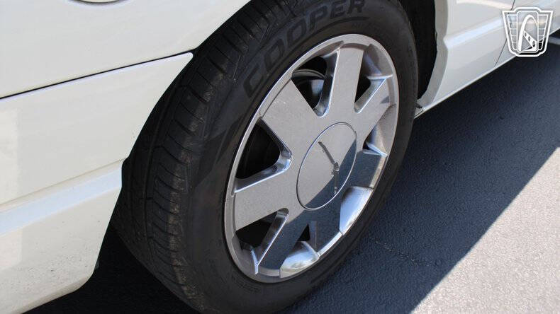 2002 Ford Thunderbird Deluxe