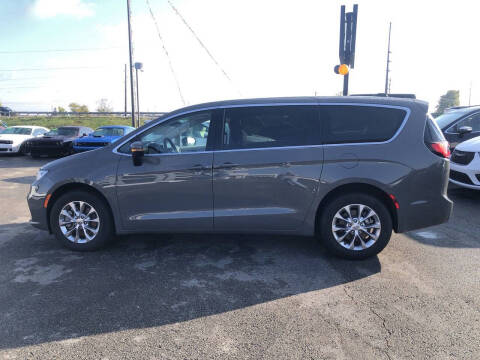 2023 Chrysler Pacifica Touring L