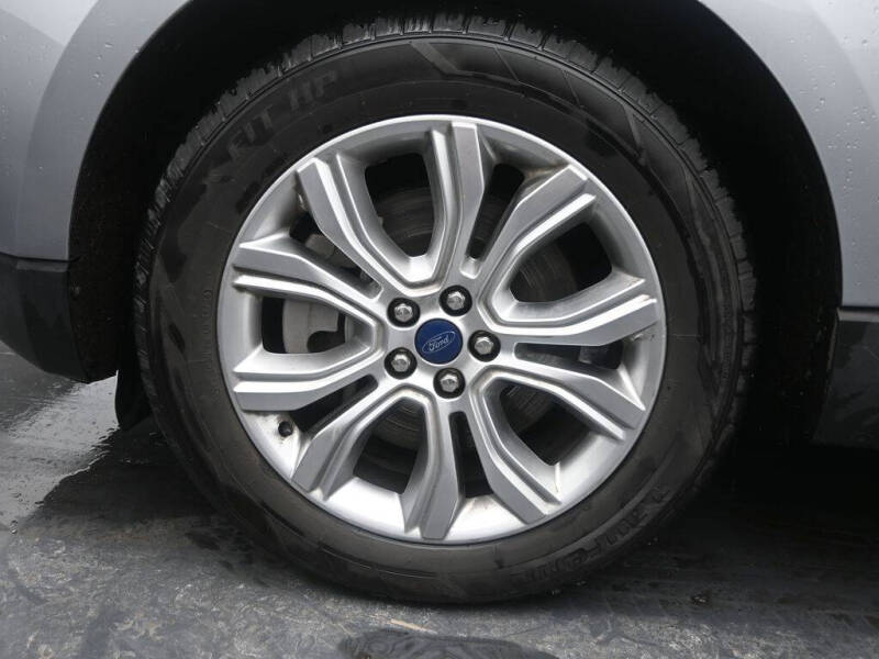 2022 Ford Edge Titanium