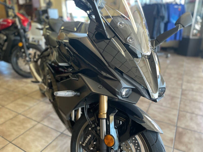 2024 Suzuki GSX-S1000GT