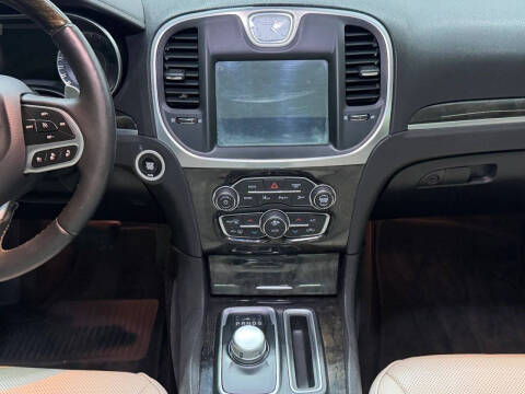 2017 Chrysler 300 C