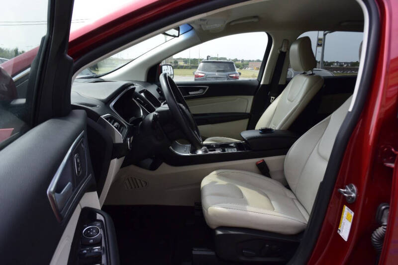 2020 Ford Edge Titanium