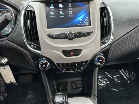 2017 Chevrolet Cruze LS Auto