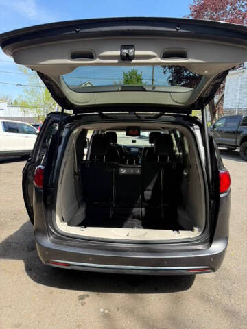 2018 Chrysler Pacifica Touring L