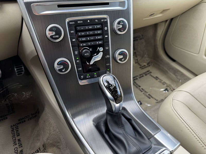 2015 Volvo XC60 T5 Drive-E Premier