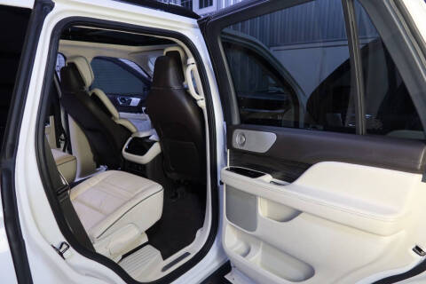 2022 Lincoln Navigator Black Label