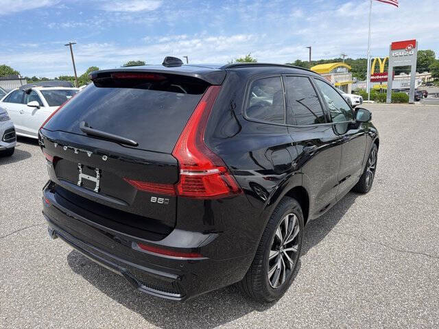 2025 Volvo XC60 B5 Plus Dark Theme