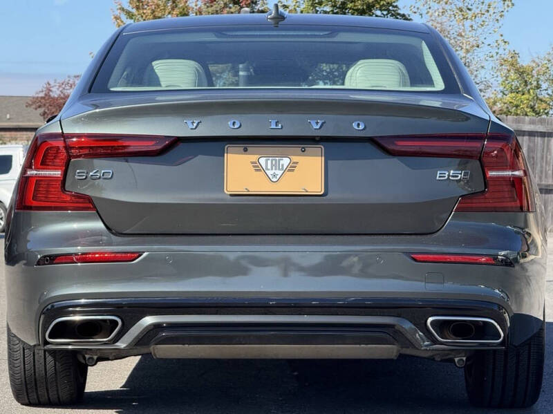 2022 Volvo S60 B5 Momentum