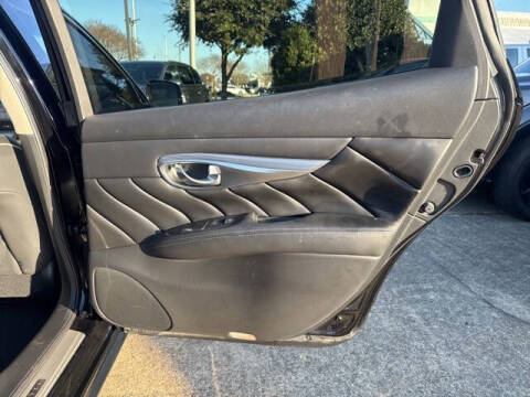 2017 Infiniti Q70L 3.7