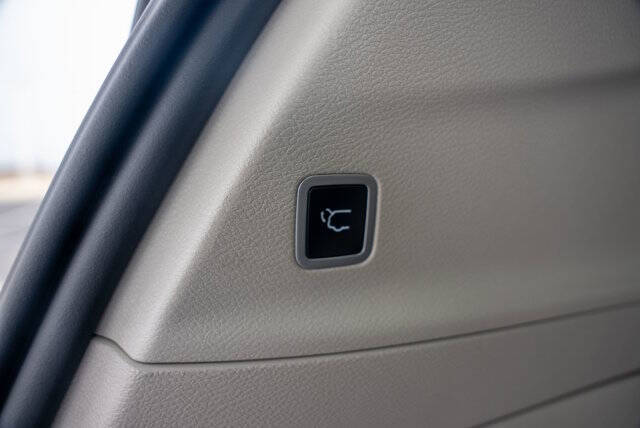 2023 Chrysler Pacifica Plug-In Hybrid Touring L