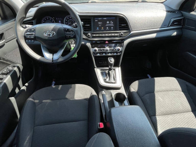 Used 2020 Hyundai Elantra SEL with VIN 5NPD84LF7LH557318 for sale in Knoxville, TN