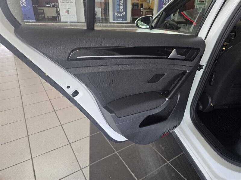 2017 Volkswagen Golf GTI S