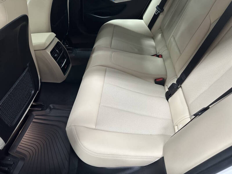 2023 BMW 3 Series 330i xDrive