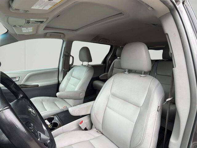 2017 Toyota Sienna Limited 7-Passenger