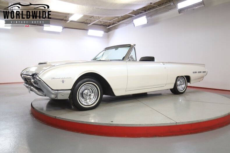 1962 Ford Thunderbird