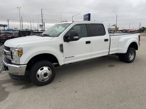 2019 Ford F-350 Super Duty for sale at Sam Leman Ford in Bloomington IL