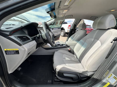 2017 Hyundai Sonata Hybrid SE